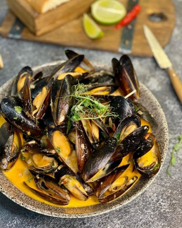 Мидии в соусе том-ям