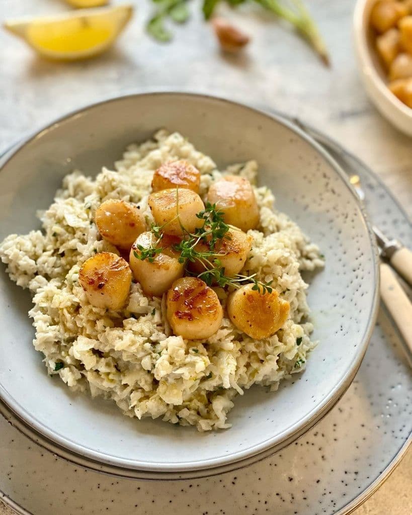 Гребешки с «ризотто» из цветной капусты с кокосовым молоком1.jpg